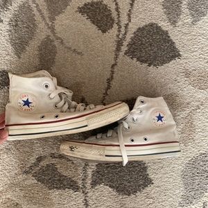 SOLD- Chuck Taylor All Star ( converse sneaker)